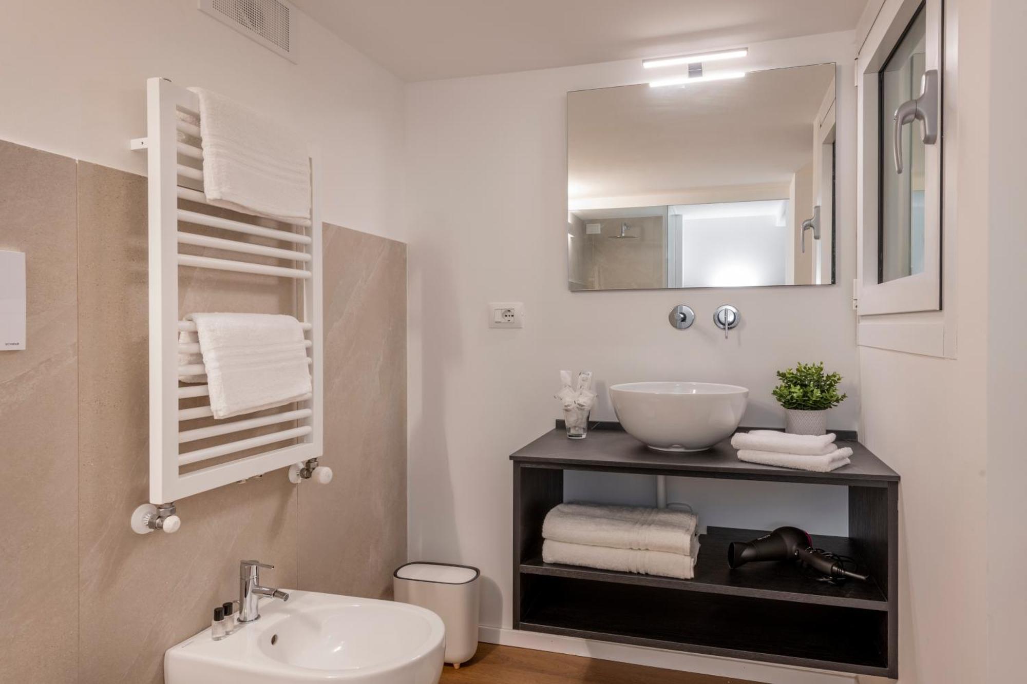 Bnbutler - Inbrera Suites - Giulianova, 1 Milano Eksteriør billede